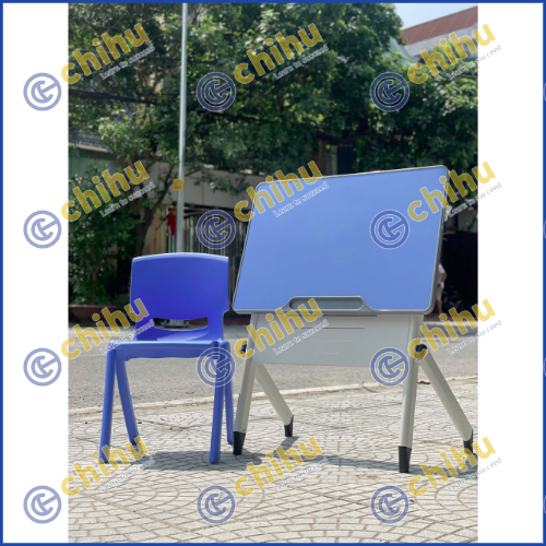 Bàn chữ nhật viền nhựa đúc